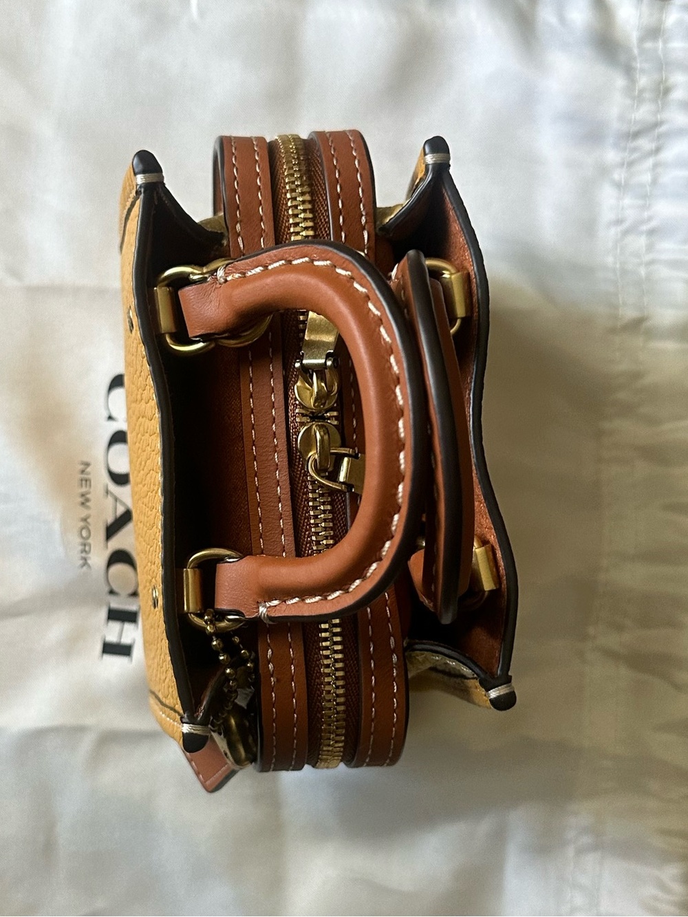 Coach  Rogue 12.  New and never worn. Strap: 21.5in - Picture 4 of 14